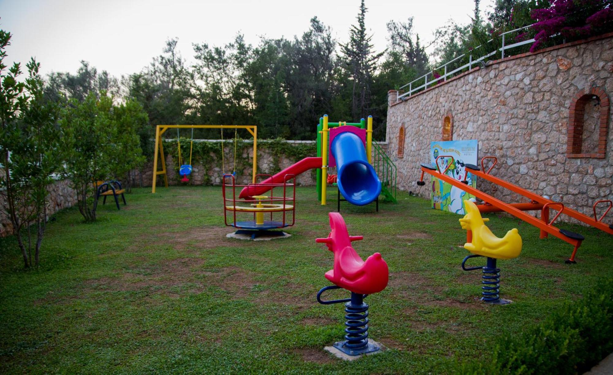 Elysium Hotel Dhërmi